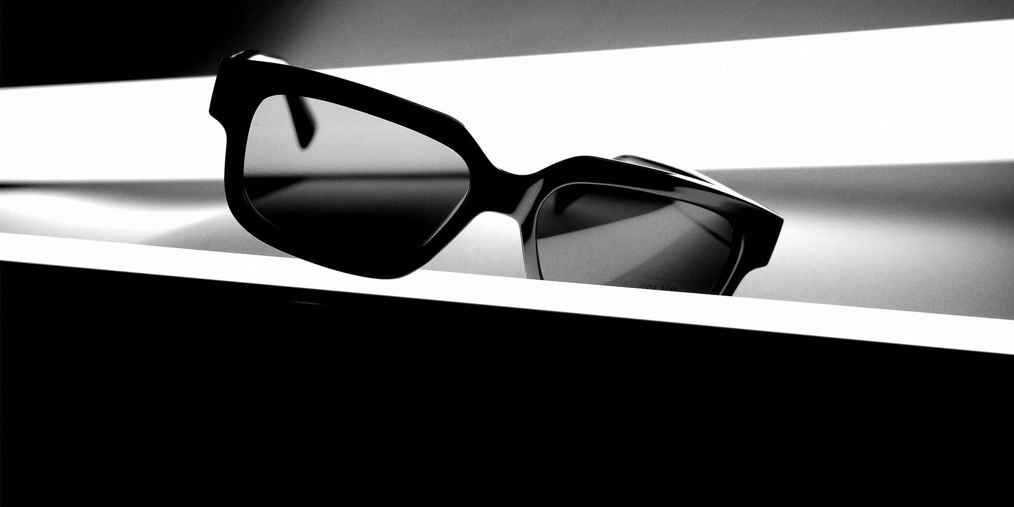 010 CALIFORNIA SUNGLASSES